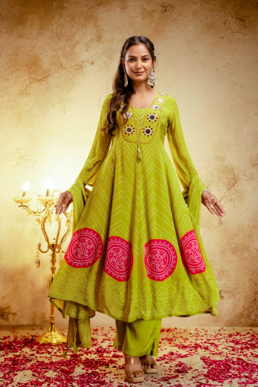 Elegant Maslin Chinon Bandhej Printed Kurta Set with Dupatta – Festive & Party Wear Collection 🌸
